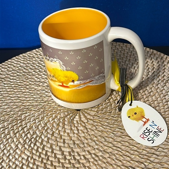 NWT Rise N Shine Ceramic 18oz Elvira C.R. Gibson Coffee Mug - Picture 2 of 8